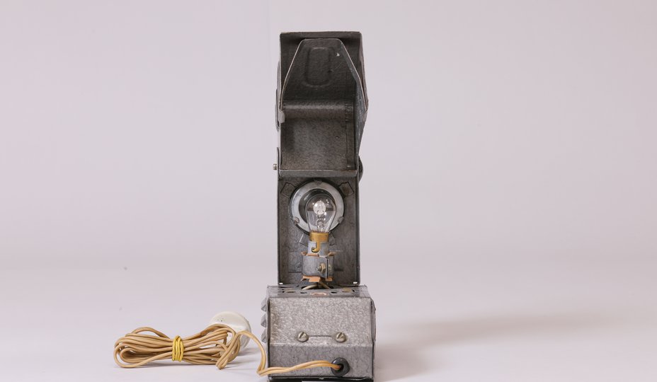 Ф-49 (Экран 1х1) вид сзади с открытой крышкой