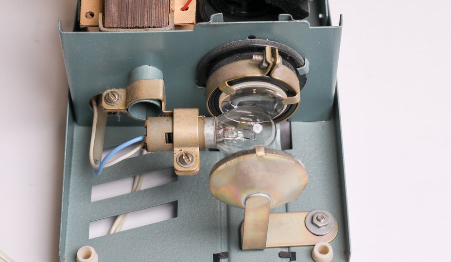 Ф-68 конденсор, лампа, рефлектор вид сзади