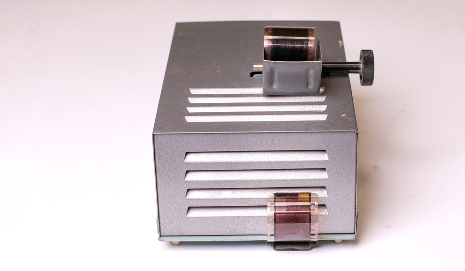 Ф-68 с заряженным диафильмом вид сзади