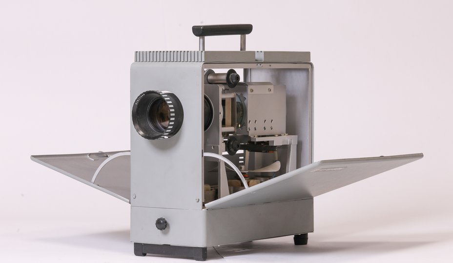 ЛЭТИ-60М вид справа три четверти с 2мя открытыми крышками