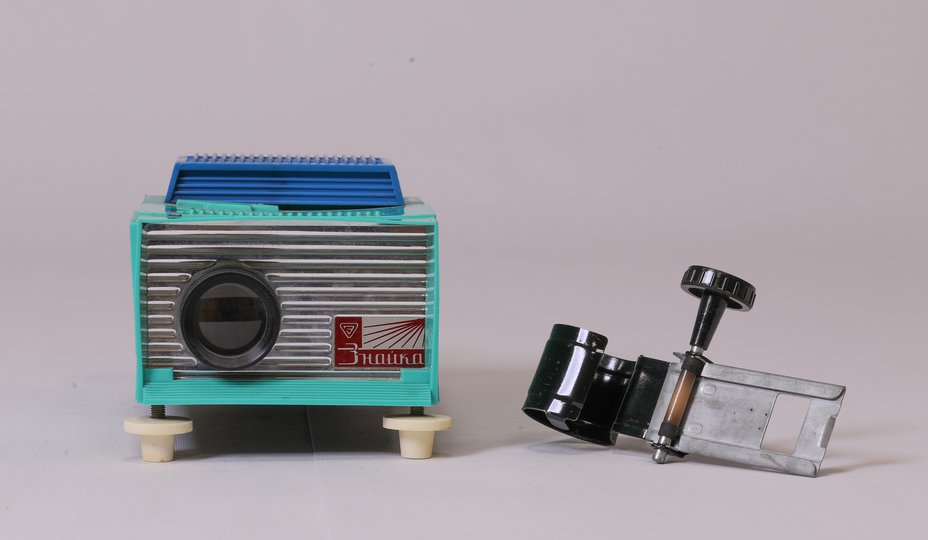 Знайка вид спереди со снятой кареткой для пленки